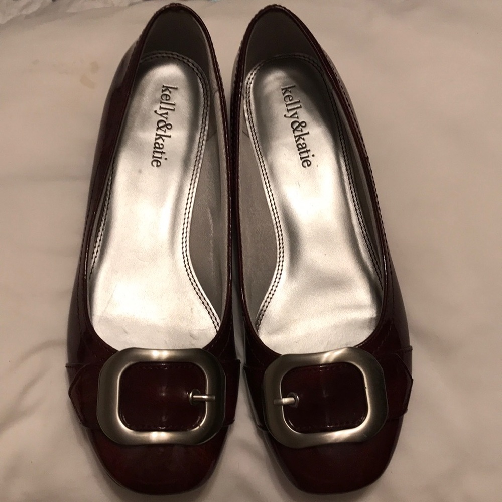 Wine/ Maroon dress shoes w buckle 7